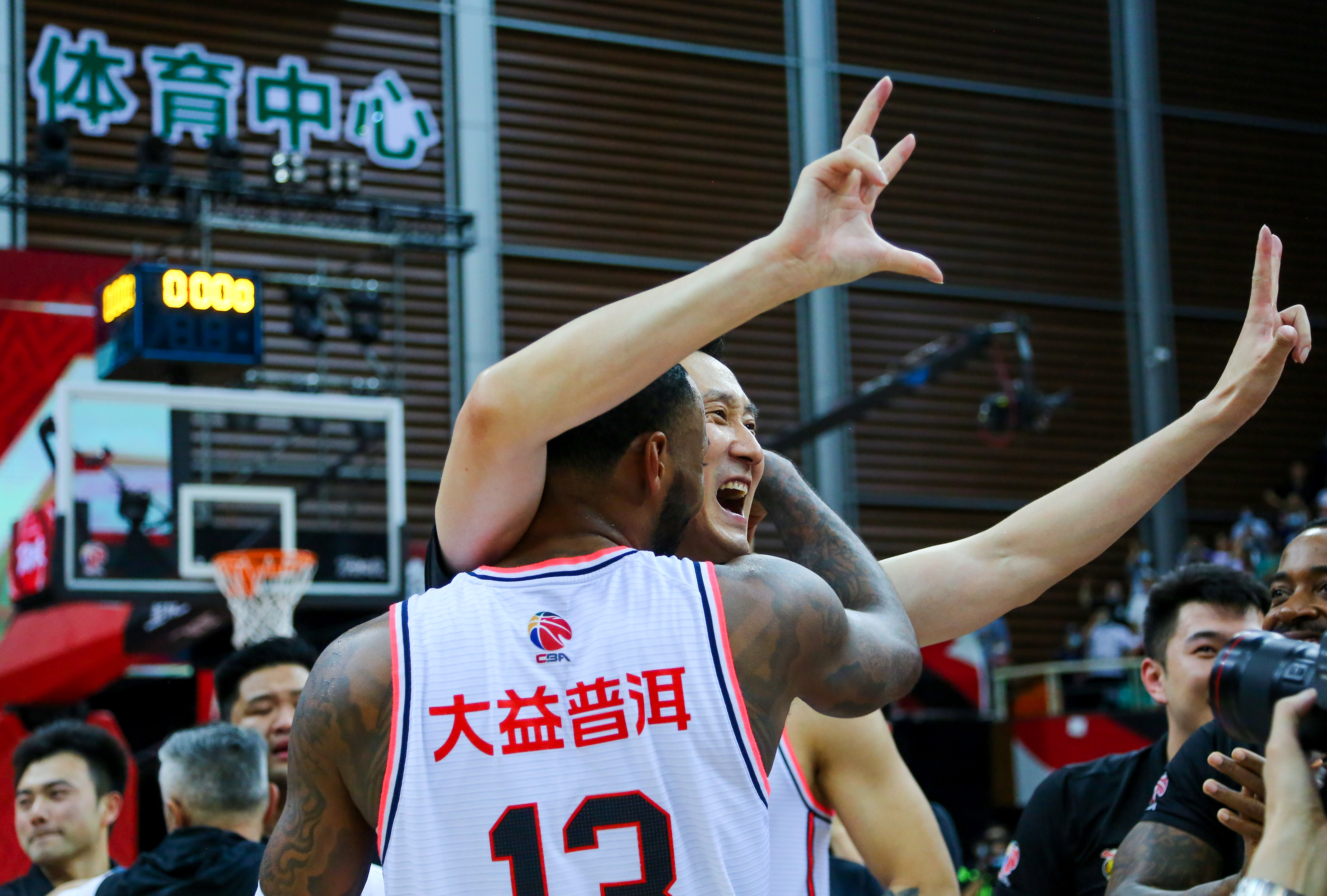 包含窗口期体能课后，拉齐奥远射贴柱备战NBA总决赛，态度坚定，临场指挥获称赞的词条-kaiyun体育平台